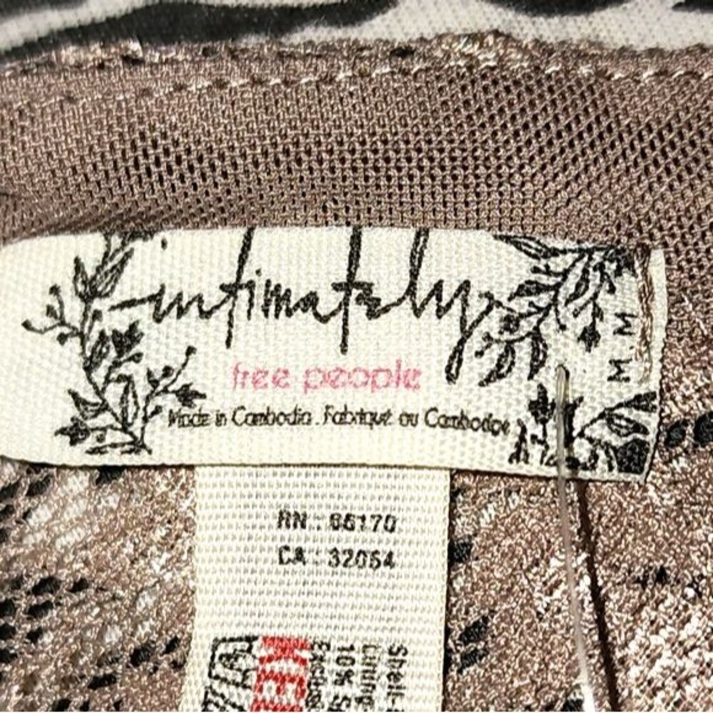 Free People Intimately Free NWT Taupe Lace All Day Thong Plunging Bodysuit Sz M - Picture 7 of 10